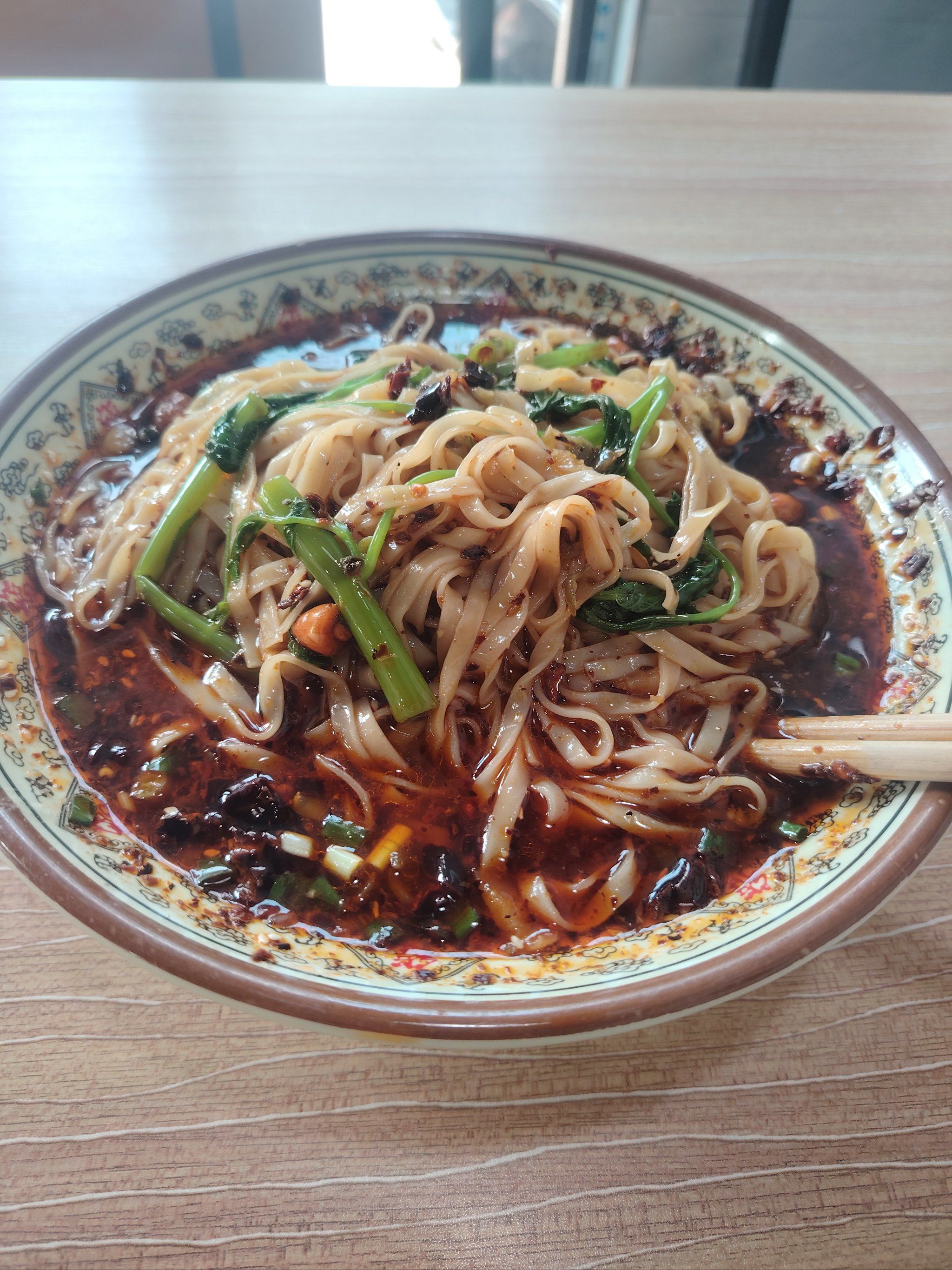 小面也好吃,麻辣够味,胡辣壳很香#小面