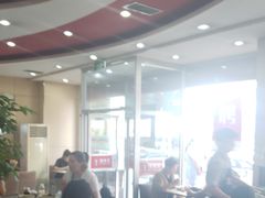 大堂-李先生牛肉面大王(营口大润发店)
