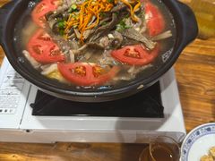 -乡土特色.冷锅鱼.牦牛肉汤锅