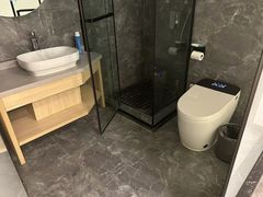 -欧辰国际酒店(重庆欢乐谷轻轨站店)