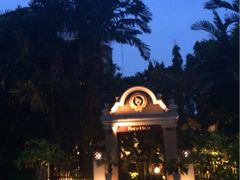 iphone_upload_pic-Ruen Urai