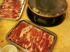 待涮的羊肉-月圆火锅(宁海东路二店)
