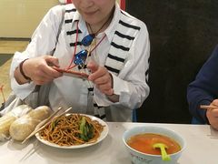 -同济大学本部学苑饮食广场