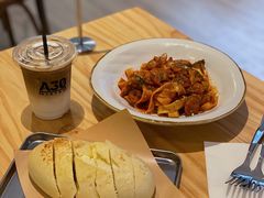 辣汁香肠宽面-A30 BISTRO