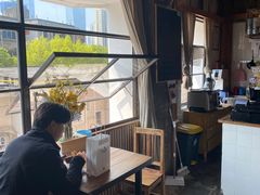 露天位-仙峰天然面包(迎宾路店)