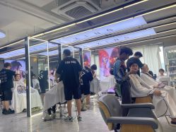 -藤野造型烫发染发