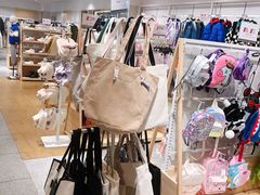 -hotwind热风(世纪东方广场店)