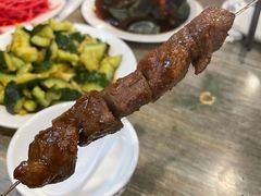 拍黄瓜-玫瑰红烤羊排(北新桥三条店)