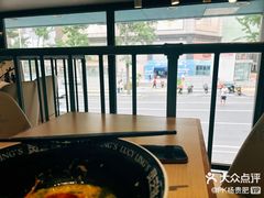 -灵芝妹子海鲜米线(劳动公园店)