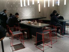 大堂-麦当劳(龙阳路店)