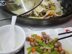 -屯老二农家铁锅炖·行业领军者(梅江店)