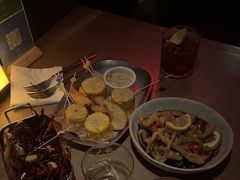 -FOUR PLAY BAR