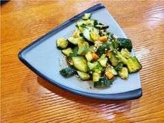 凉拌青瓜-老刘生态大鱼坊铁锅炖鱼(赛马场店)