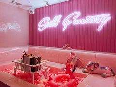 -范特西FANTASY量贩式KTV(民主广场店)