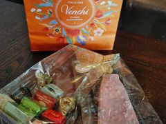 -VENCHI 闻绮(上海佛罗伦萨小镇店)