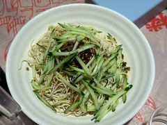 -肥肥虾庄·金牌油焖大虾(汉街SKP店)