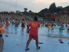 -汤山欢乐水世界