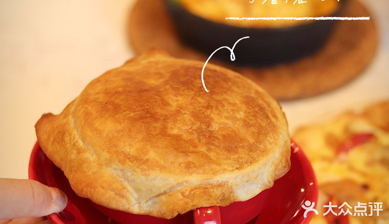 必胜客全新手拍比萨真的太顶了‼️每一块比萨都是现点现拍✔️