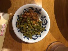 -霸蛮湖南菜·牛肉粉(荣京西街店)
