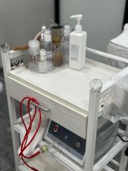 -苗方清颜专业祛痘·皮肤管理