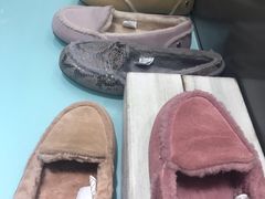 -UGG(燕莎奥特莱斯购物中心店)