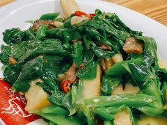 特色菜头粿炒芥兰-皮蛋弟砂锅店(总店)