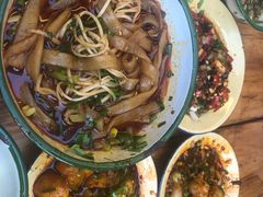 -拈签一笑黄牛肉辣卤串串