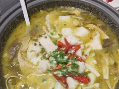-渝是乎酸菜鱼(龙旗购物中心店)