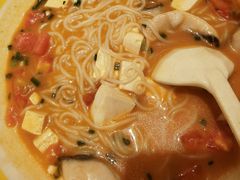 -粉小主·贵州酸汤牛肉粉(南京仙林金鹰店)