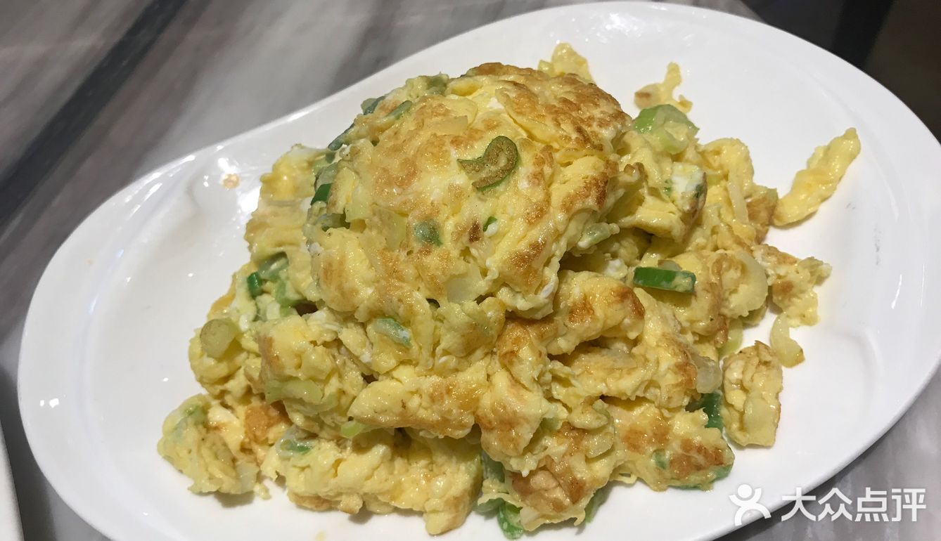 来过这经纬街的这家老昌春饼很多次了  环境还可以