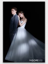 -雪中彩影婚纱摄影·微光艺术中心