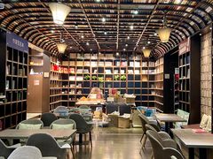 -钟书阁(松江泰晤士小镇店)