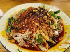 -拈签一笑黄牛肉辣卤串串