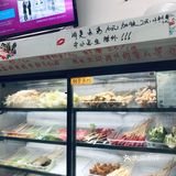 神奇的山上深夜食堂感～看见那种老摊儿就觉得高兴～而且