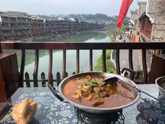 -临江餐馆二楼美食部落
