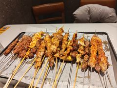 -卞二小串·鹤岗烧烤·坑烤(永定路店)