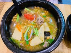 -蒙自源过桥米线(红谷滩万达店)