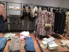 -URBAN REVIVO(西安Momopark店)