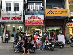 -Bánh Mì Huynh Hoa
