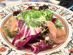 三文鱼牛油果沙拉-杭州君悦酒店·青莳