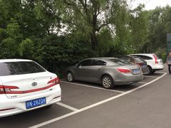 -奥林匹克森林公园南门-停车场