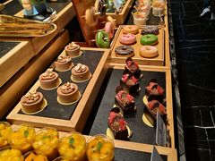 -雍容荟帝王蟹活龙虾展台自助(IFS黑金店)