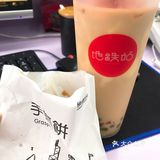 里面加了很多布丁+绿色珍珠，好吃好吃