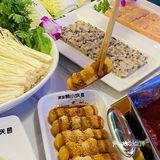 这家火锅光是蘸料就有27种❗️还有12样小食💥