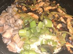 -刚砂锅鸡丝米线