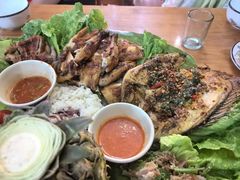 -沐毫傣泐云南菜孔雀宴•手抓饭傣味烧烤(曼听公园店)