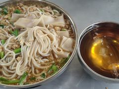 -正宗杨记普洱酸醋米线(总店)