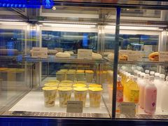 面包甜点陈列柜-喜茶(上海正大广场店)