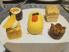 -云端西餐厅(南宁龙光那莲豪华精选酒店)
