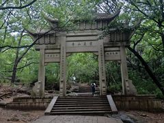 -灵岩山风景区